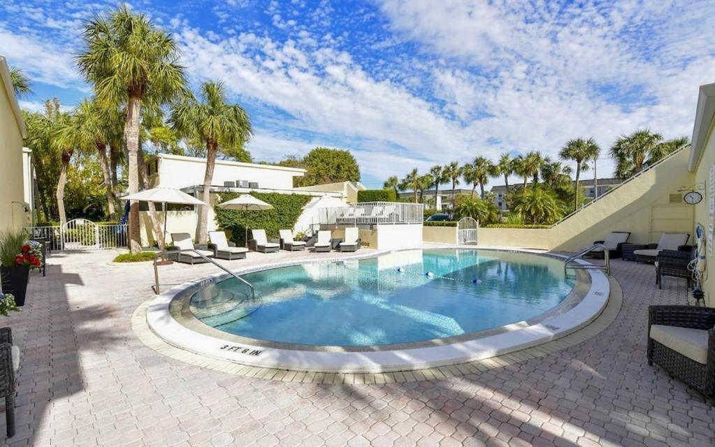 Ferienwohnung Laplaya 201C Breathtaking Gulf Panorama From This Corner End Unit With A Private Stairway To The Beach Longboat Key Exterior foto